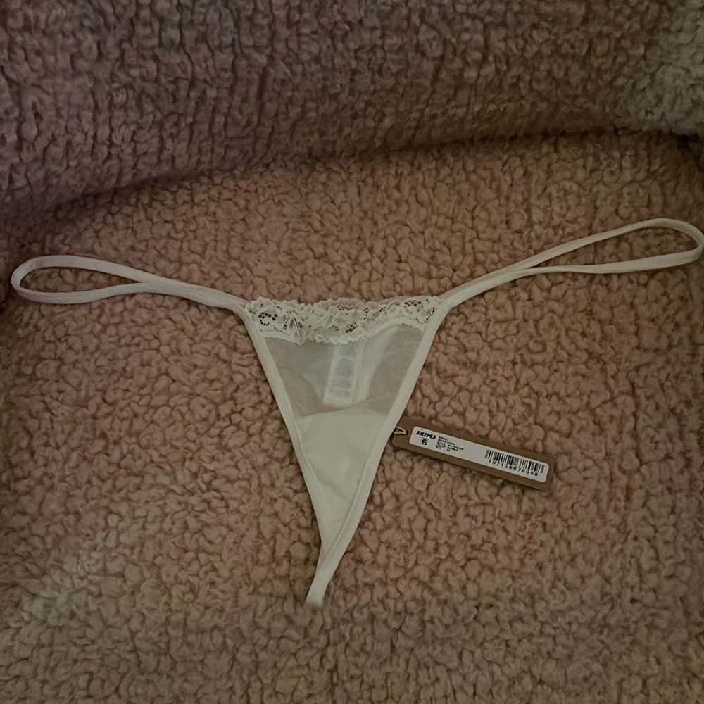 Skims panties